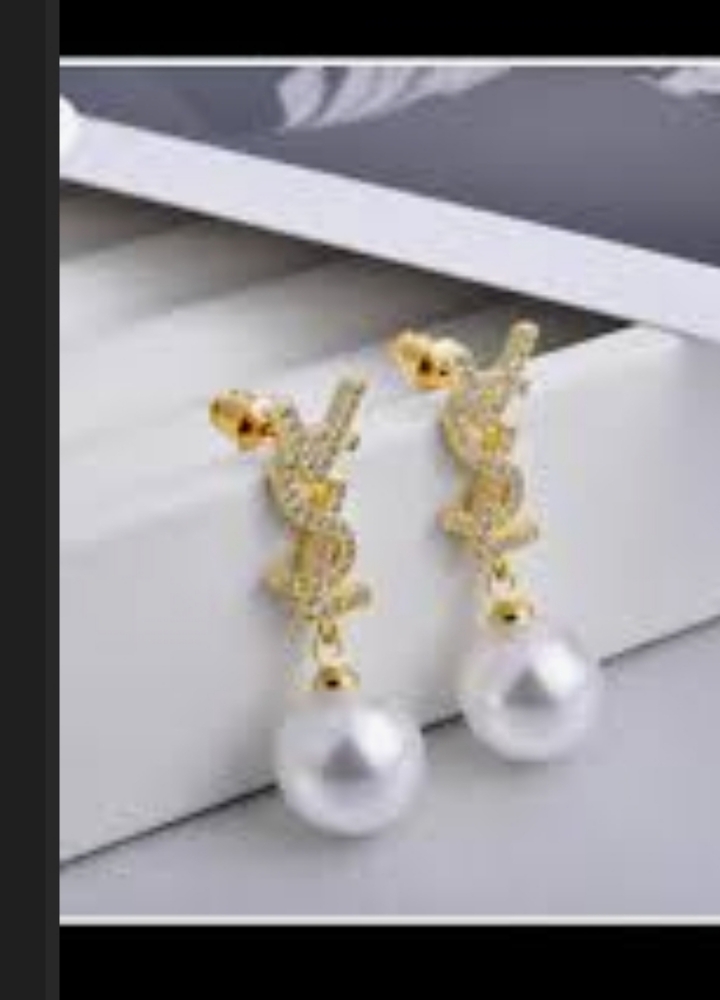 Earring - Picture 4 of 9